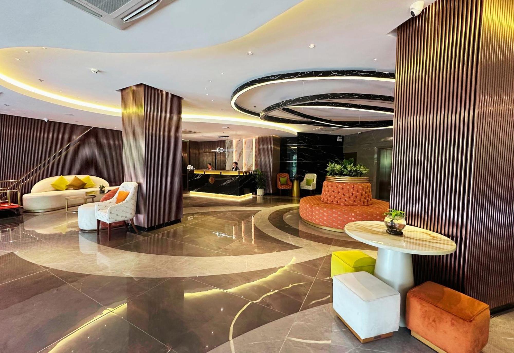 Hotel Hayat Sky Towers Cebú Exterior foto