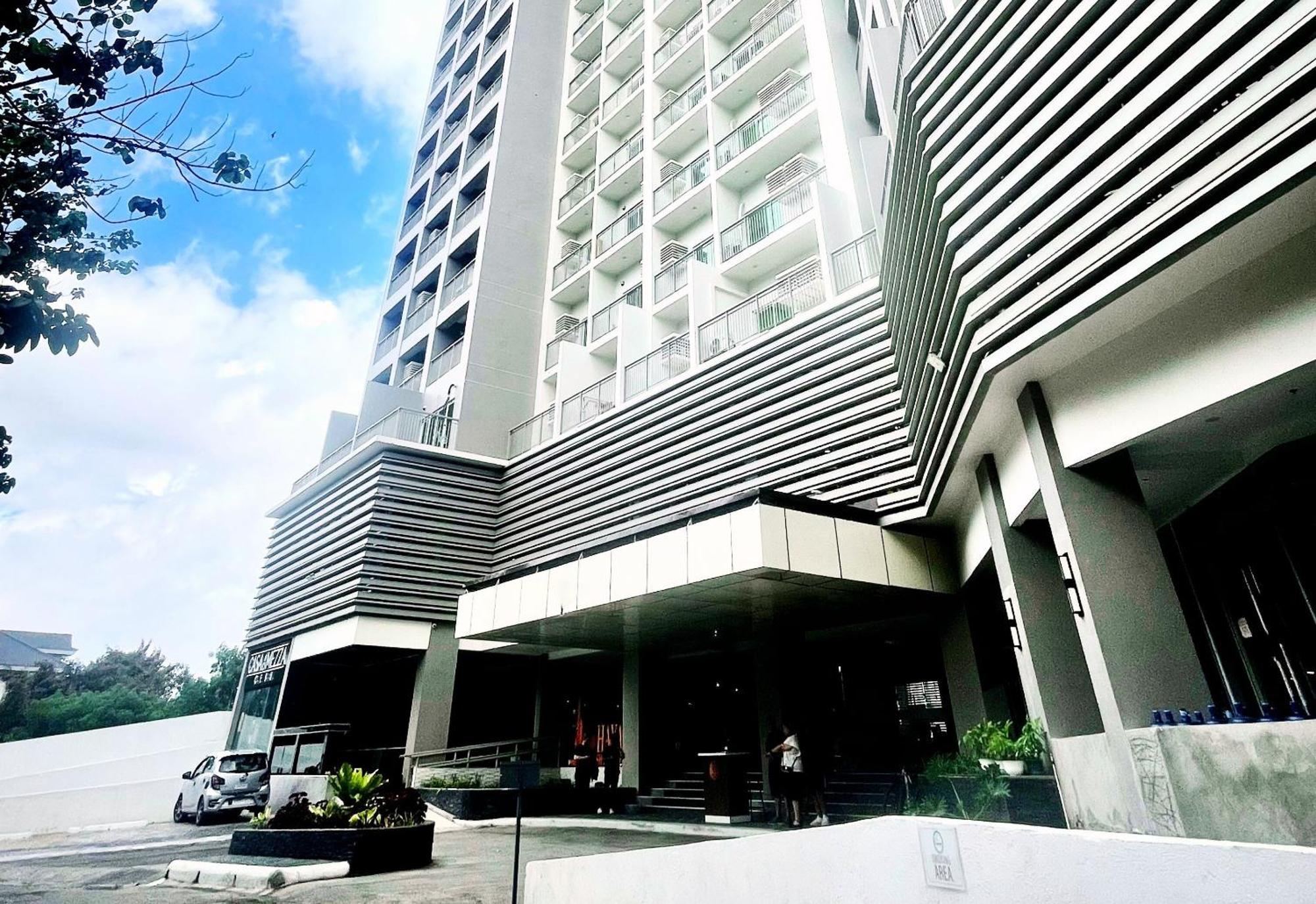 Hotel Hayat Sky Towers Cebú Exterior foto