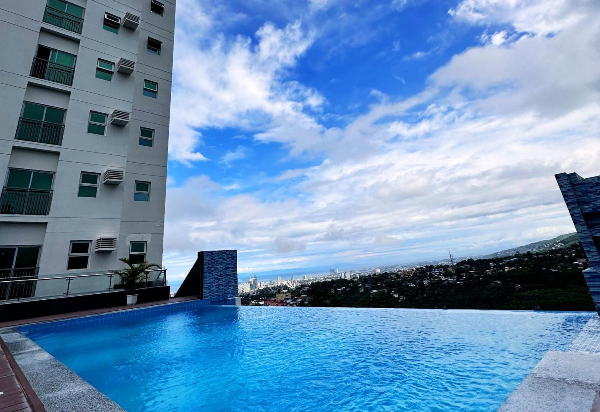 Hotel Hayat Sky Towers Cebú Exterior foto