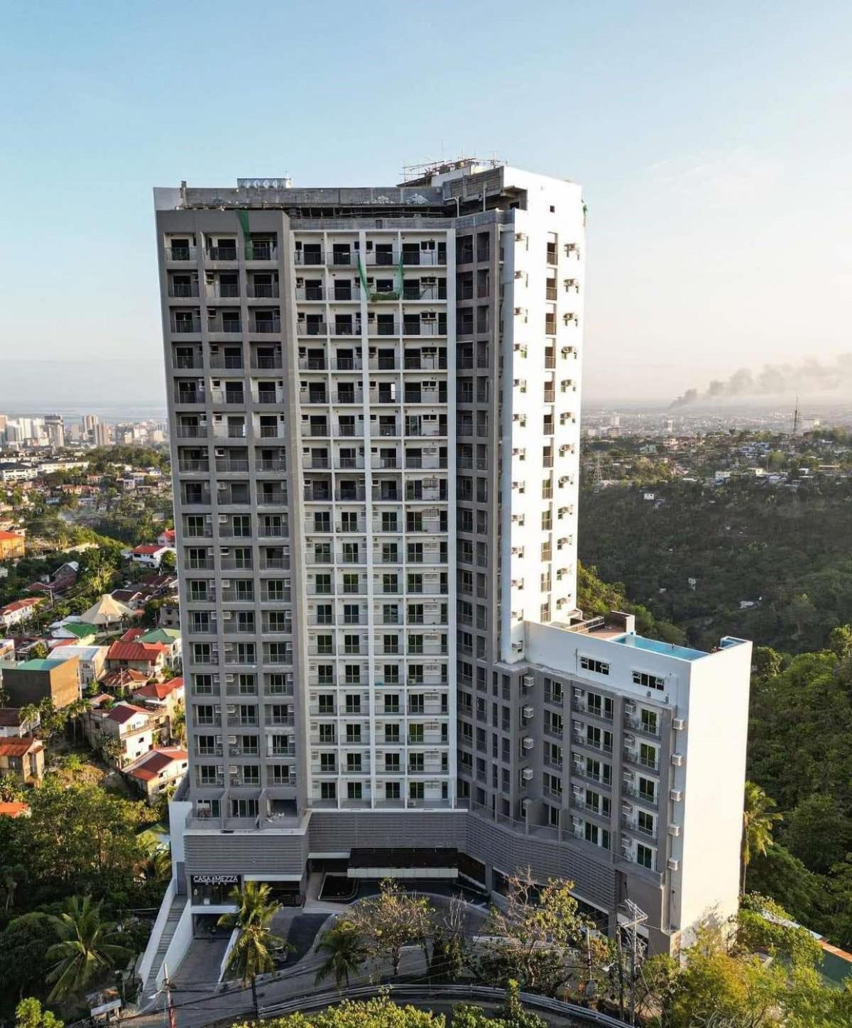 Hotel Hayat Sky Towers Cebú Exterior foto